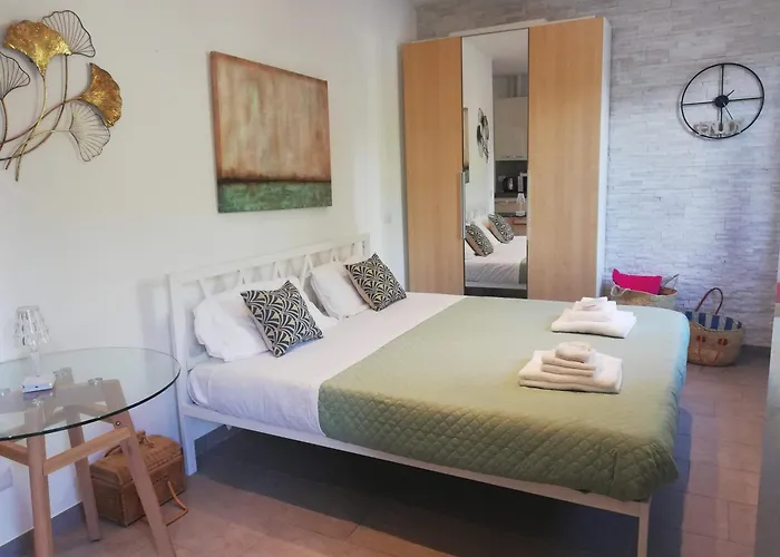 Lägenhet Patio & Parking - Self Check-in & Remote Access